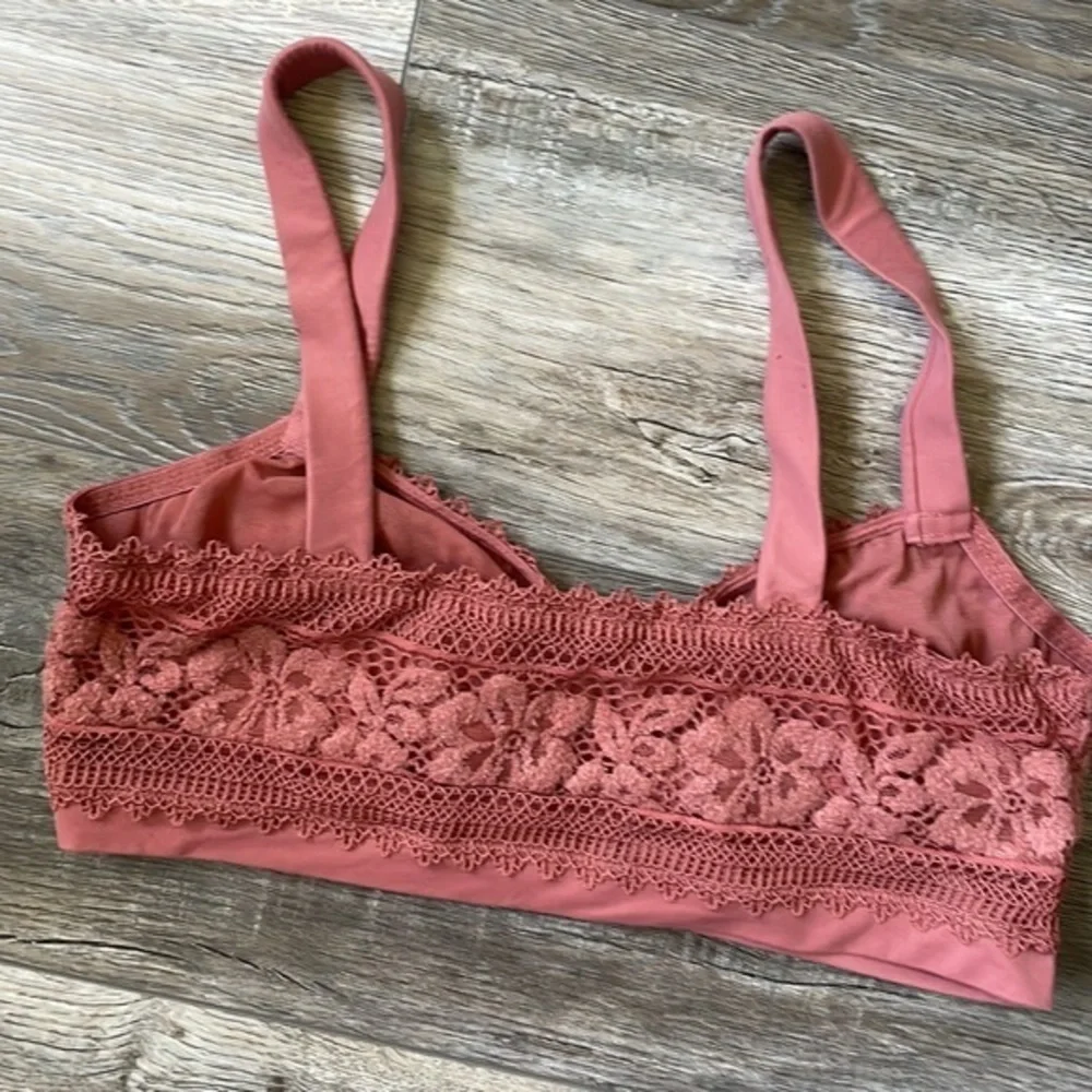 Free People bra bralette mauve lace sexy comfort size Small